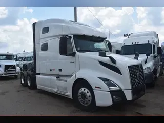 2019 VOLVO VNL64T760
