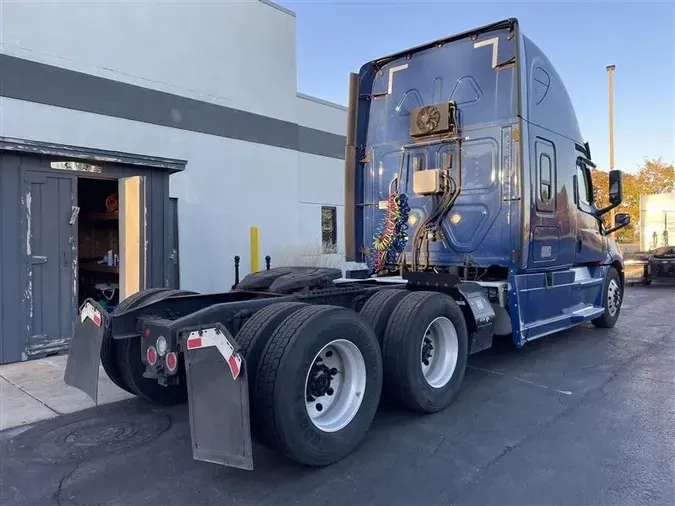 2019 FREIGHTLINER CA126