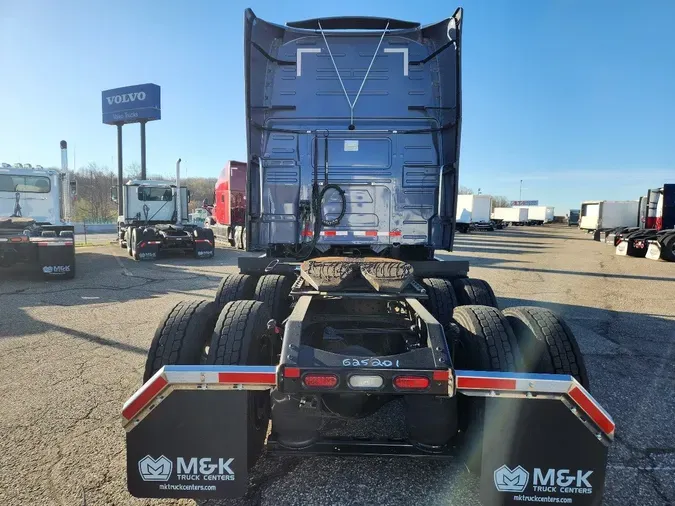 2023 VOLVO VNL64T760
