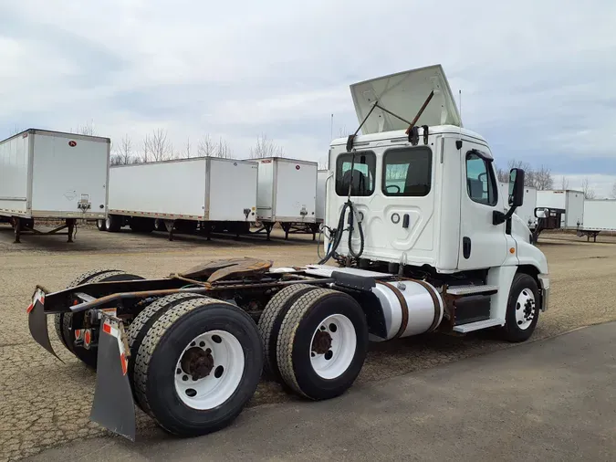 2018 FREIGHTLINER/MERCEDES CASCADIA 125