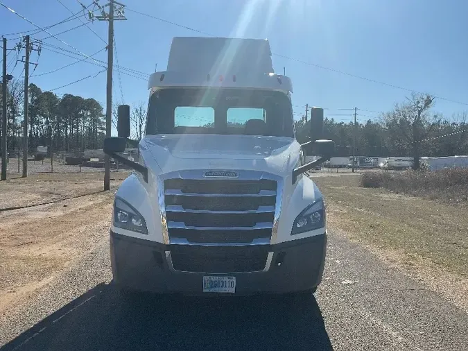 2018 Freightliner T12664ST