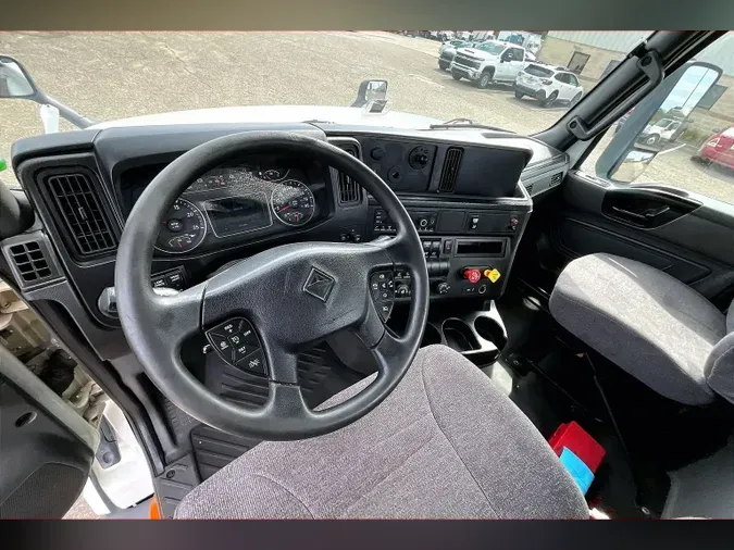 2022 INT LT625 6x4