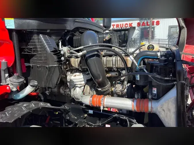 2021 FREIGHTLINER CA126