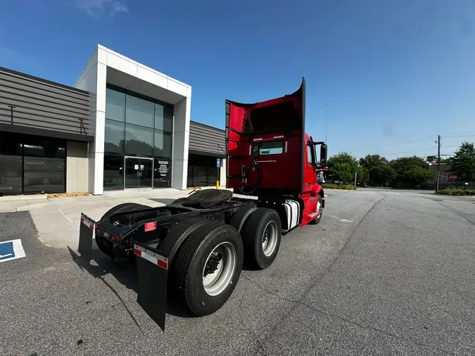 2020 Volvo VNL64T300