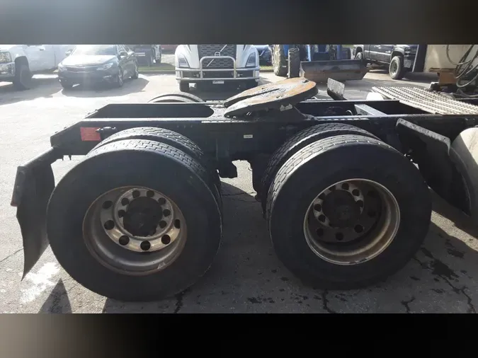 2019 Volvo VNL300