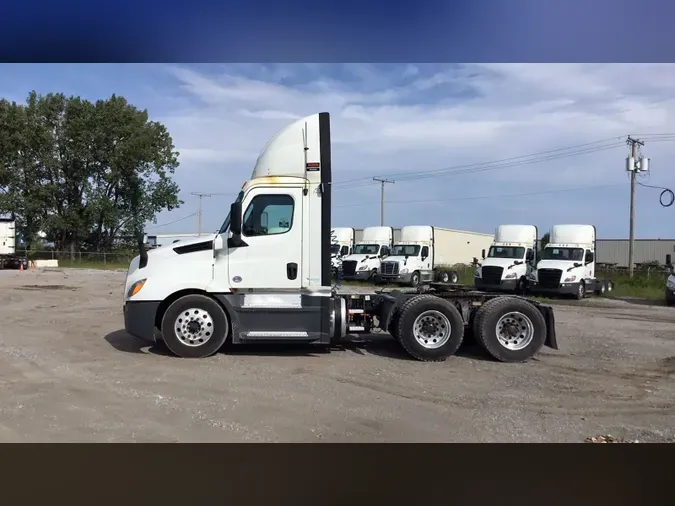 2020 Freightliner Cascadia 12613b5b1d060c66eccd41e96ac99f7240a