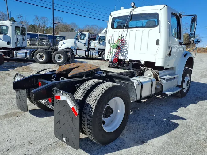 2012 FREIGHTLINER/MERCEDES M2 106