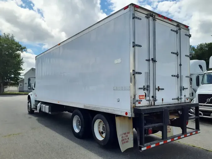 2017 FREIGHTLINER M2 106