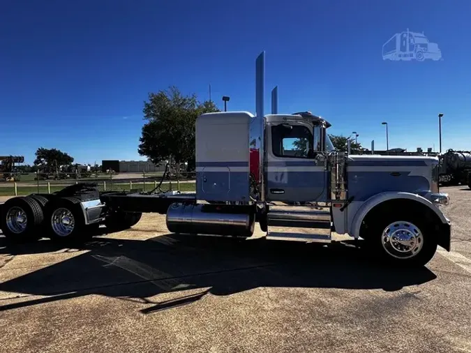 2025 PETERBILT 589