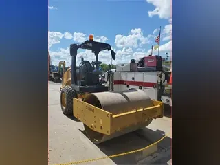2019 CATERPILLAR CS44B