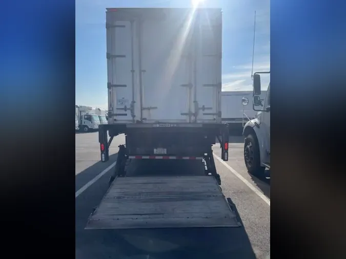 2018 FREIGHTLINER M2 106