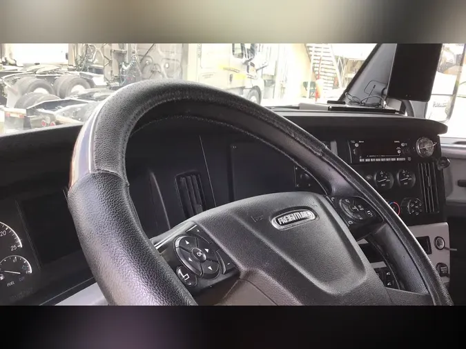 2020 Freightliner Cascadia