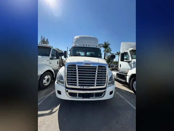 2019 FREIGHTLINER CASCADIA 125