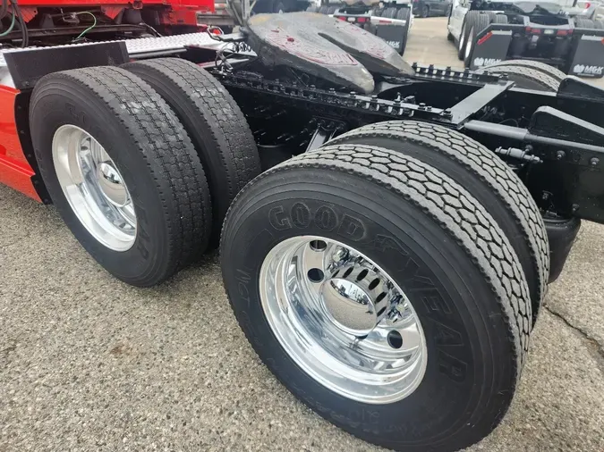 2020 VOLVO VNL62T300