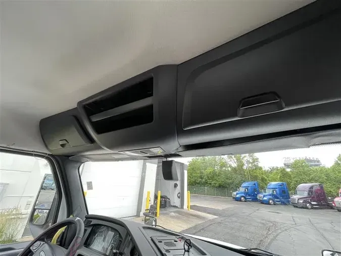 2018 FREIGHTLINER CASCADEVO1