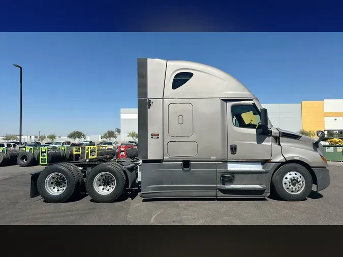 2023 Freightliner Cascadia