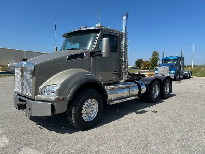 2026 Kenworth T880