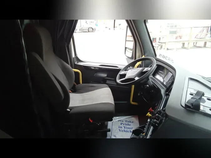 2023 Freightliner Cascadia 126