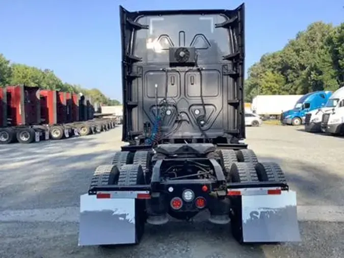 2020 Freightliner Cascadia