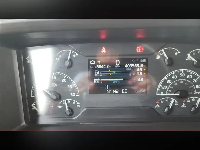 2021 VOLVO VNL740