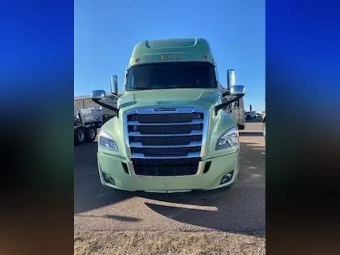 2025 Freightliner New Cascadia