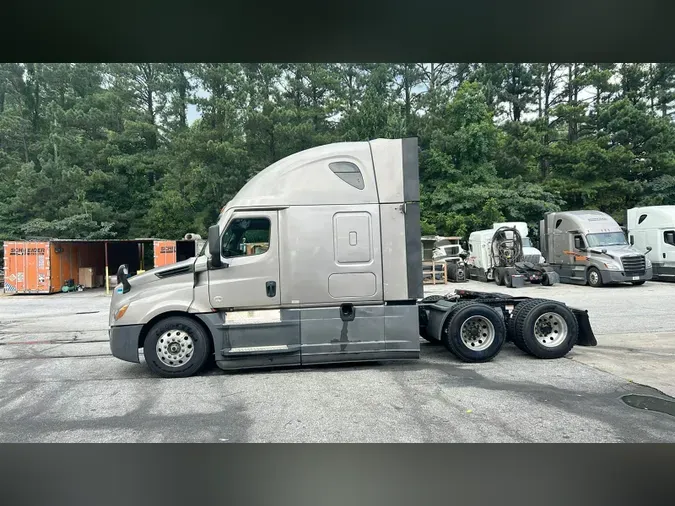 2021 Freightliner Cascadia 126