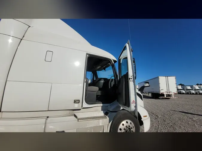 2019 Volvo VNL 740