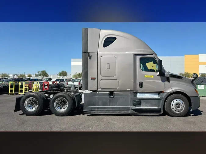 2024 Freightliner Cascadia 126