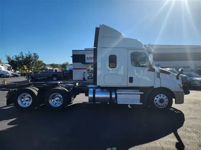 2020 FREIGHTLINER CA11613e138cf013249066a9eb9a3733e5279