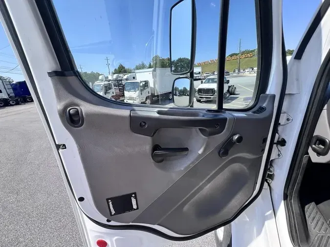 2019 Freightliner Business Class M2 106