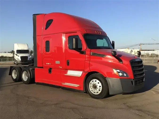 2022 FREIGHTLINER CA126