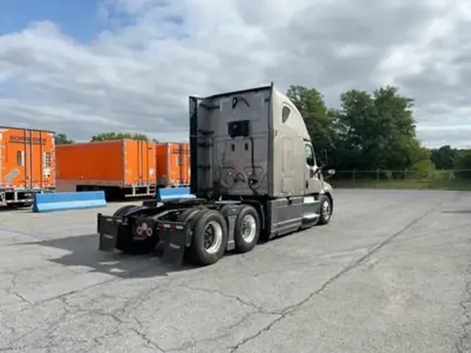 2020 Freightliner Cascadia