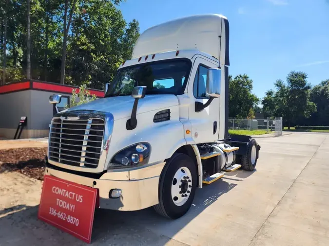 2018 FREIGHTLINER CASCADIA 11313e58eb5a6572f426650842af397fa7c