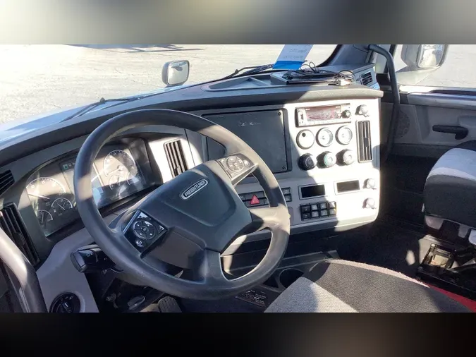 2020 Freightliner Cascadia 126