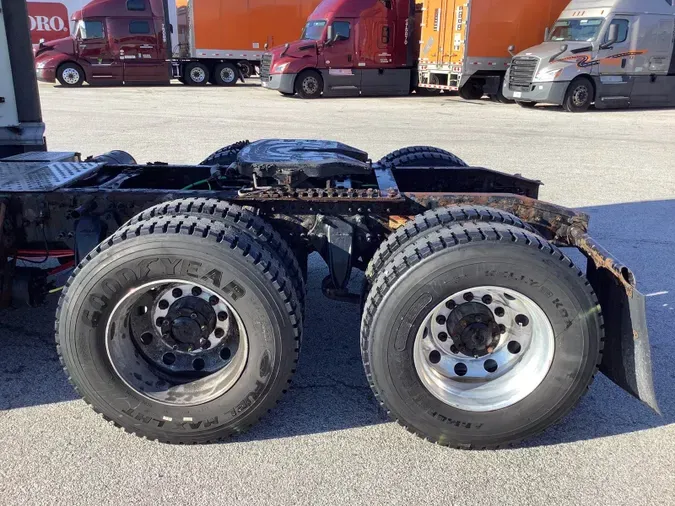 2020 Freightliner Cascadia 126