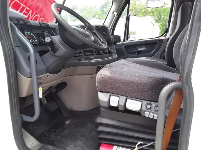 2018 FREIGHTLINER CASCADIA 113