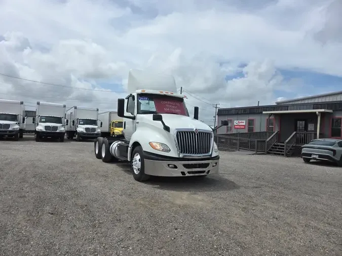 2019 NAVISTAR INTERNATIONAL LT625 DAYCAB T/A
