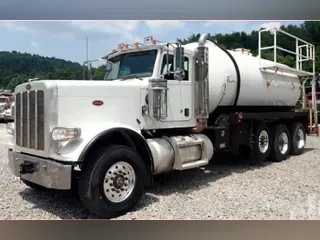 2013 PETERBILT 388