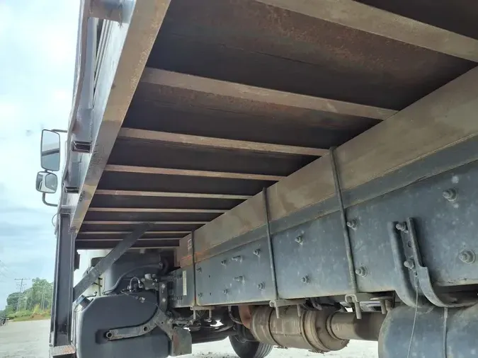 2017 FREIGHTLINER M2 106