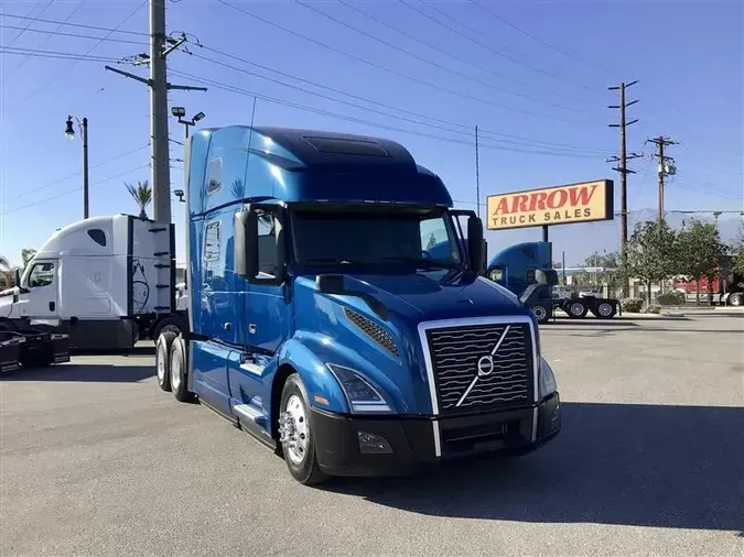 2019 VOLVO VNL860