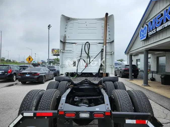 2019 VOLVO VNL64T760