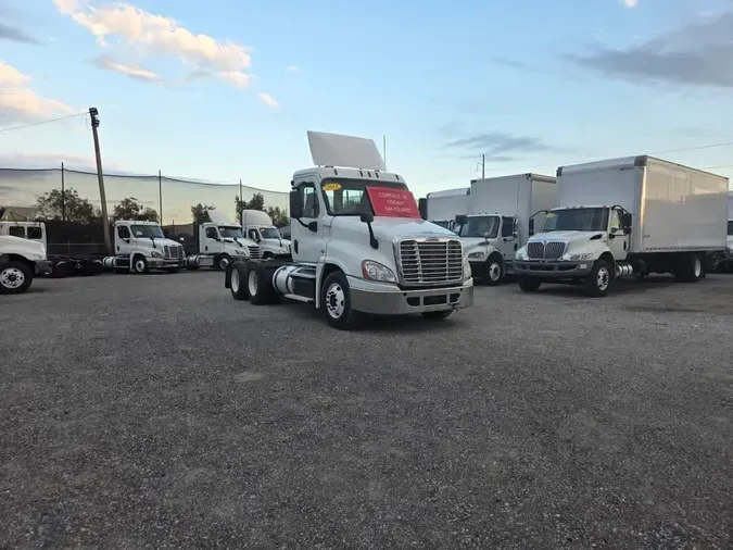 2018 FREIGHTLINER/MERCEDES CASCADIA 125