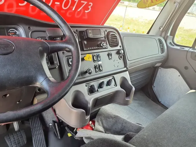 2019 FREIGHTLINER M2 106