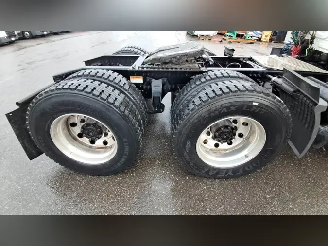 2019 Freightliner Cascadia 126