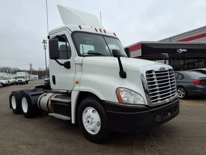 2018 FREIGHTLINER/MERCEDES CASCADIA 125