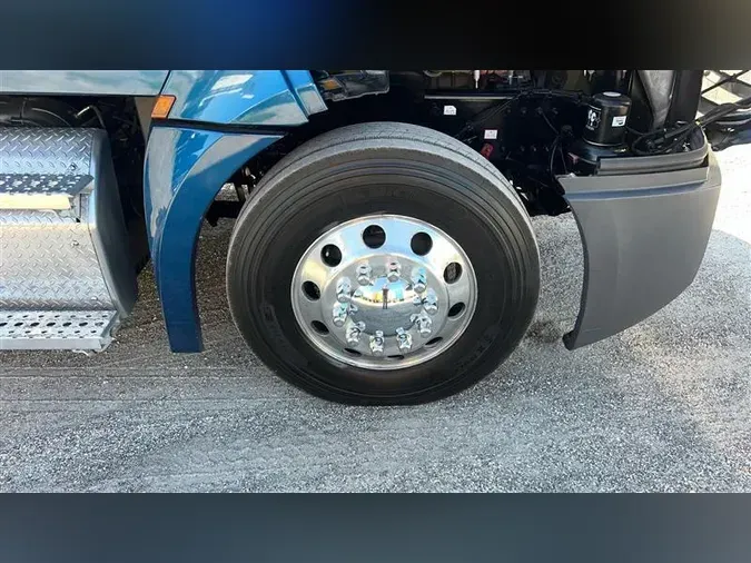 2019 FREIGHTLINER CA126