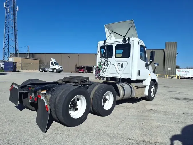 2019 FREIGHTLINER/MERCEDES CASCADIA 125