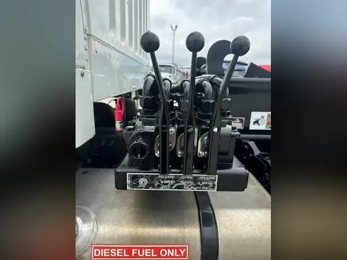 2018 Freightliner Business Class M2 106