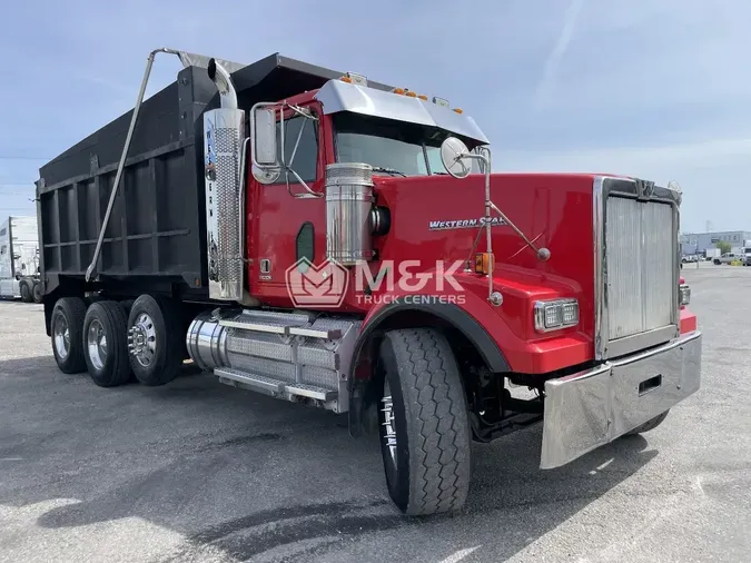 2017 WESTERN STAR 4900