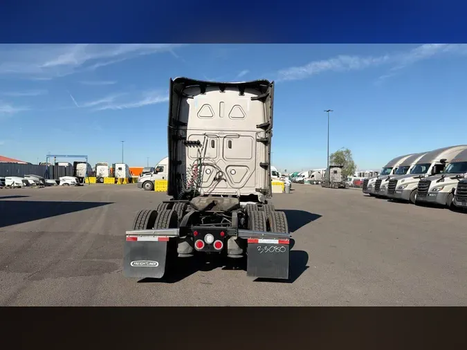 2025 Freightliner Cascadia 126